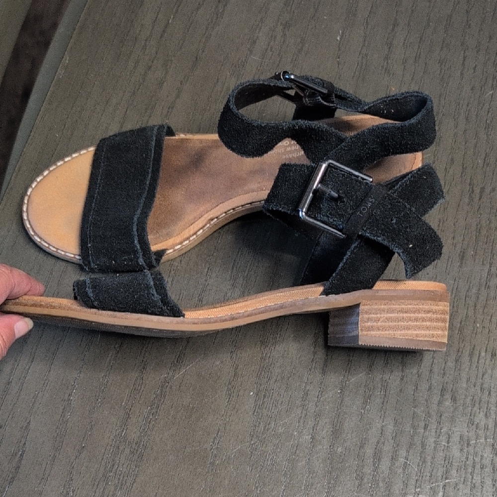 TOMS SANDALS